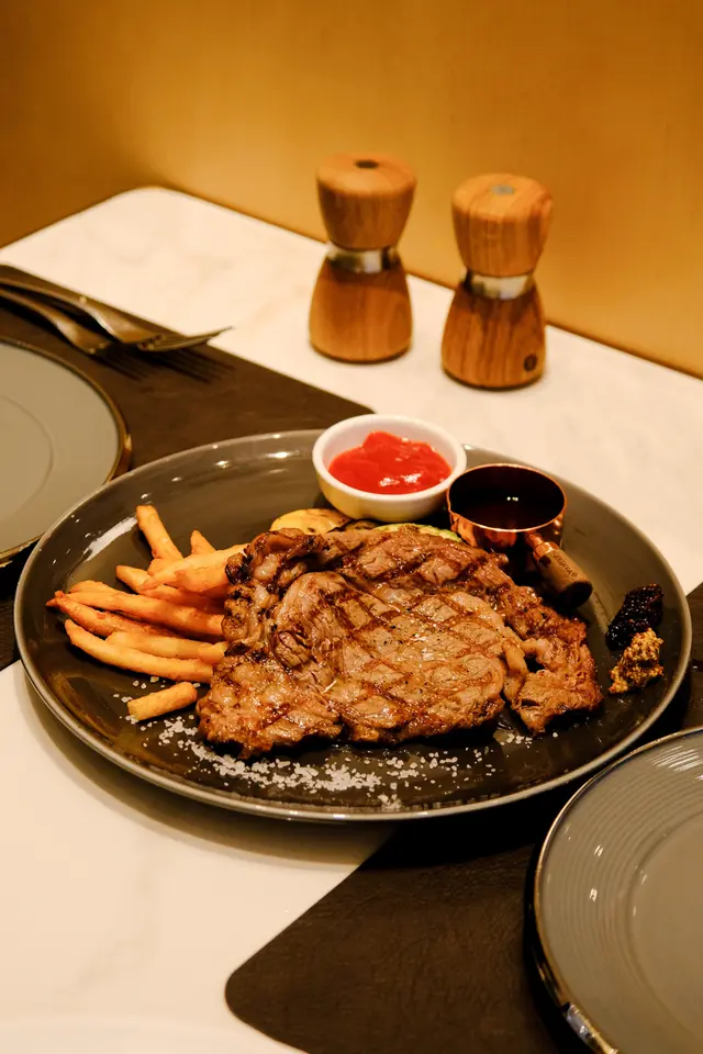 𝐔.𝐒.𝐃.𝐀肉眼扒