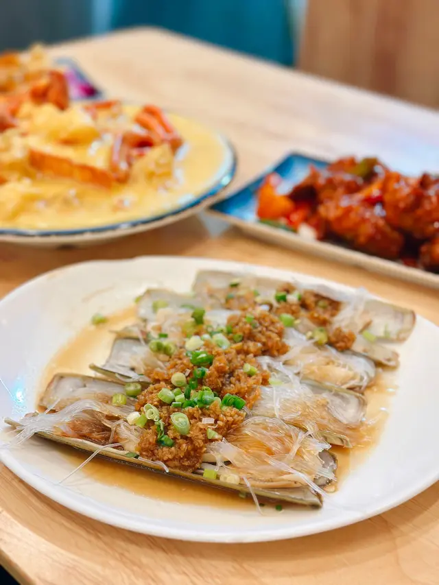 蒜茸粉絲蒸蟶子皇