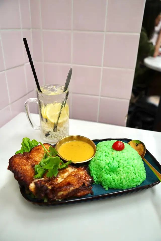 蛋黃奶油勁量雞扒飯