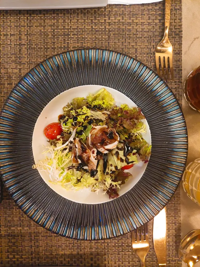 西班牙火腿田園沙律配意式黑醋