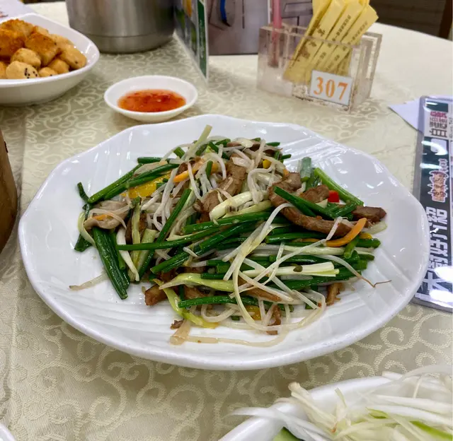 七彩炒鴨絲