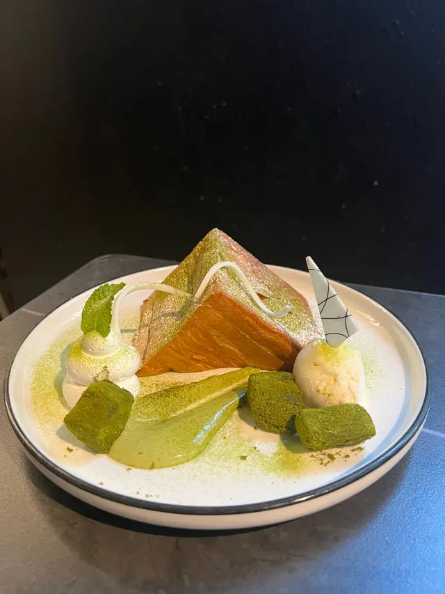 宇治抹茶忌廉牛油酥配雪糕