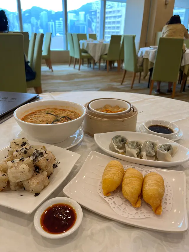 擔擔麵、各式點心