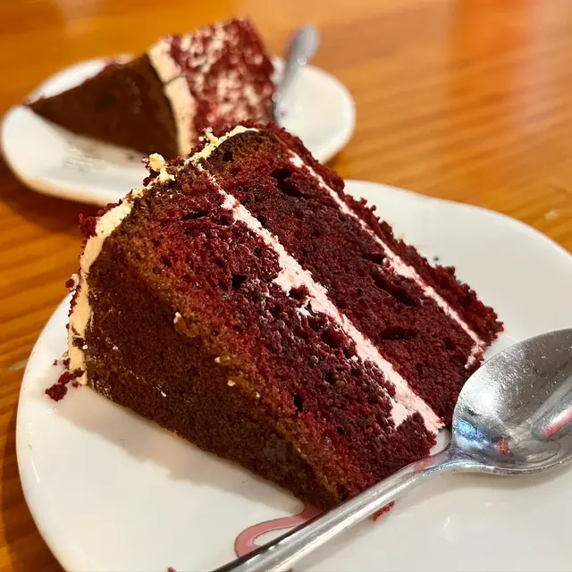 平時唔係好多地方,可以食到紅絲絨蛋糕,鍾意食嘅朋友就唔好錯過啦!💓