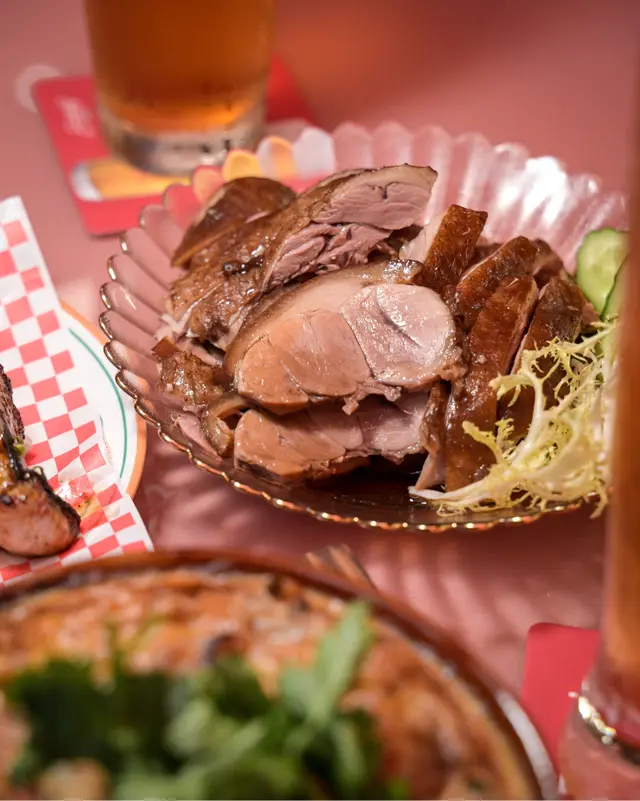 滷水鵝件拼元蹄 