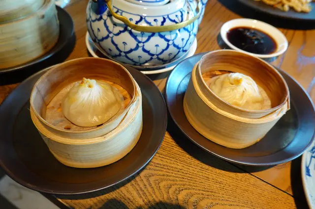 蟹粉灌湯小籠包