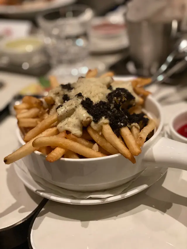 黑松露薯條 truffle & parmesan fries $128