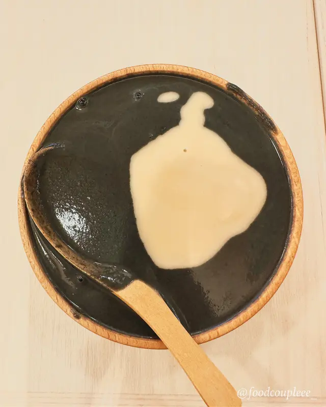 小編們見到呢個份量係嚇親，係勁大碗超滿😨芝麻糊同合桃露都好香滑，芝麻同合桃味都好出，亦唔會好甜，係真材實料👍🏻