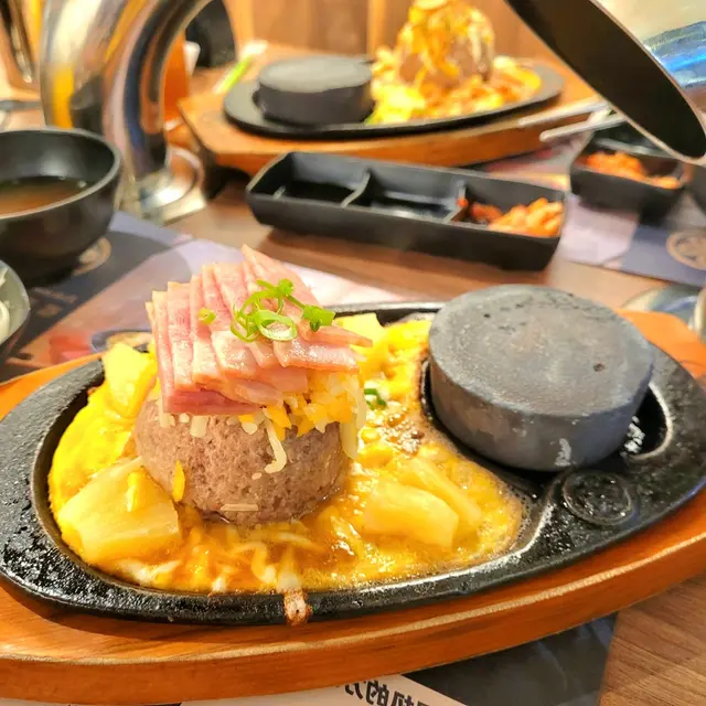 菠蘿煙肉和牛漢堡扒