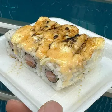 火炙芝士三文鱼反卷