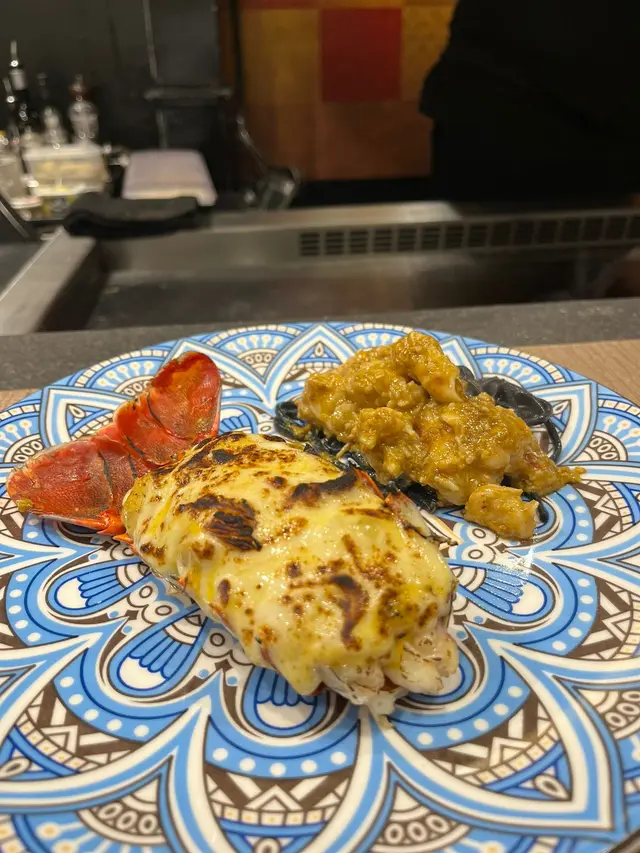 芝士海膽龍蝦 & 海膽牛油煮龍蝦