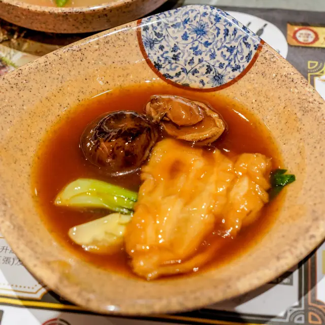 金湯慢煮吉品干鮑花膠盛