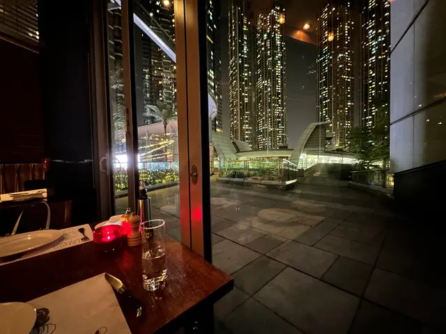 环境不错，走的时候才发现还有留下一层。喜欢安静可以到楼上，下面比价热闹