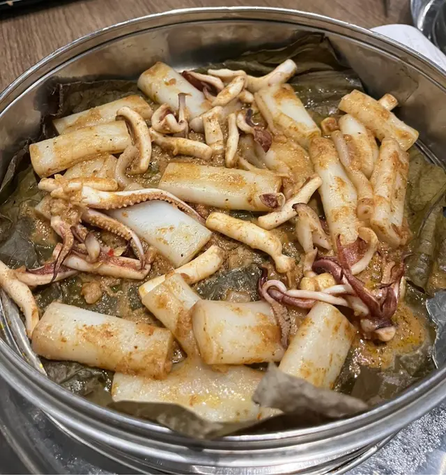 沙嗲醬魷魚腸粉