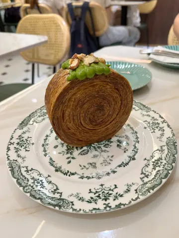 開心果蝸牛牛角包