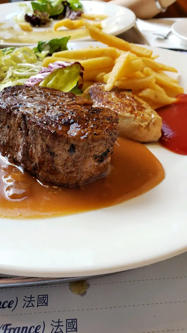 法國鵝肝拼牛柳餐