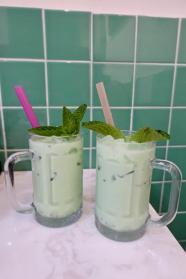 班蘭味好重,同樣唔會死甜,好快就飲哂🤤