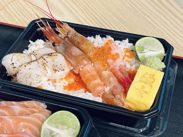 北海帆立貝海老丼