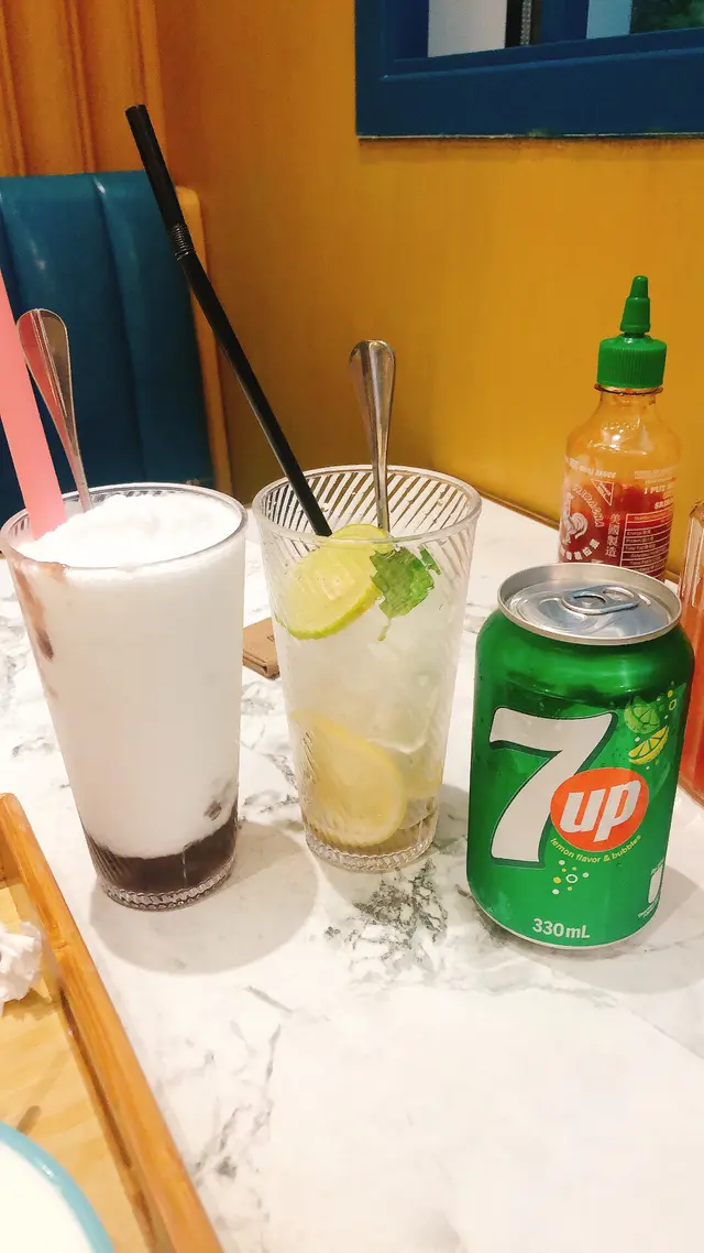 椰汁紅豆冰和3色檸檬冰