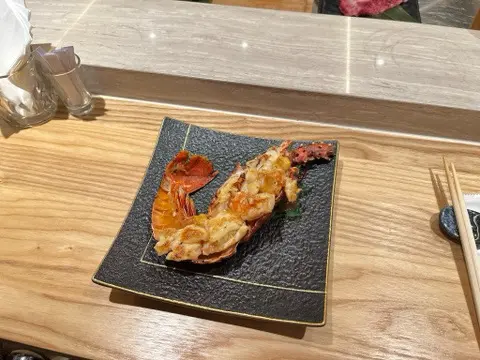 鮮活澳洲龍蝦配海膽龍蝦膏汁