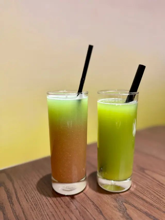 (左)  芭樂苦瓜汁/  (右)  鳳梨苦瓜汁