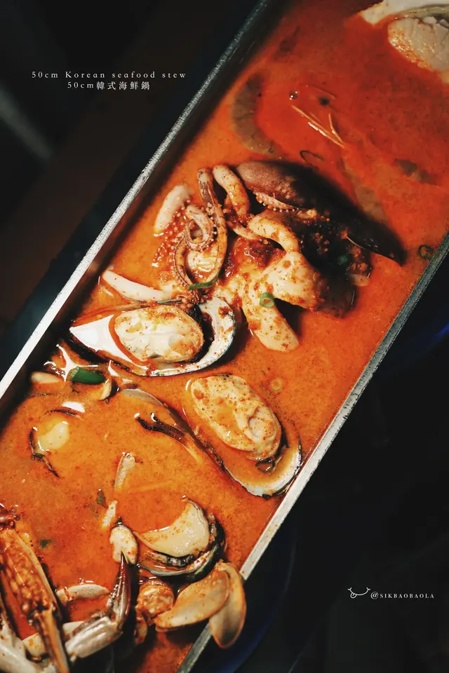 超級豐富的海鮮鍋！放入了辣海鮮湯和滿滿的海鮮