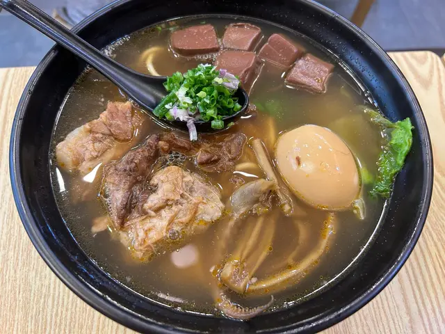 豬血、豬軟骨、魷魚