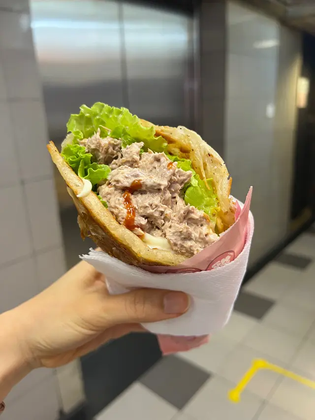 蟹籽吞拿魚手抓餅