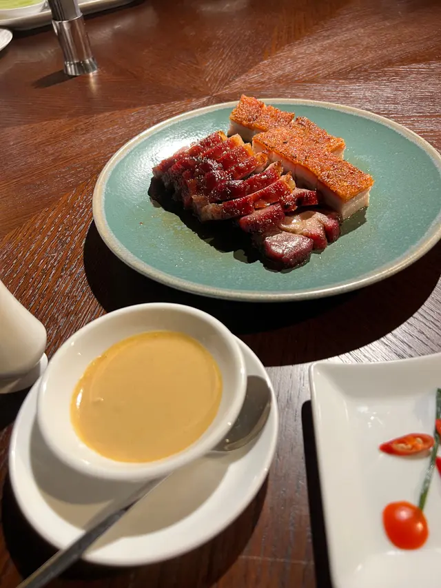 蜜汁叉燒、脆皮燒腩仔