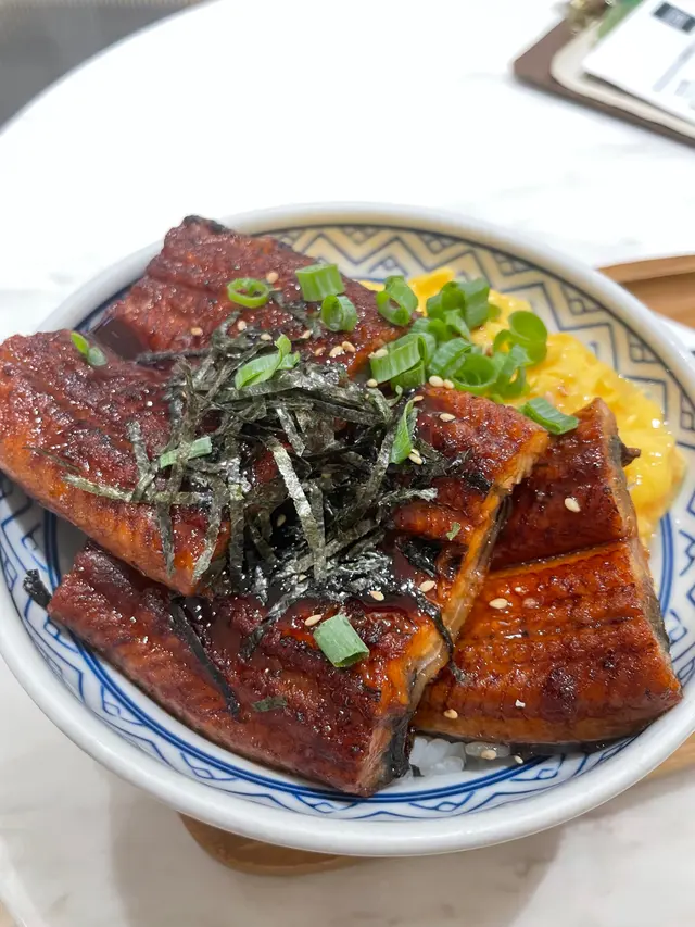 蒲燒三層鰻魚滑蛋飯