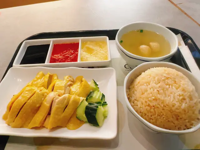 海南雞飯配蘇東魚丸雞湯