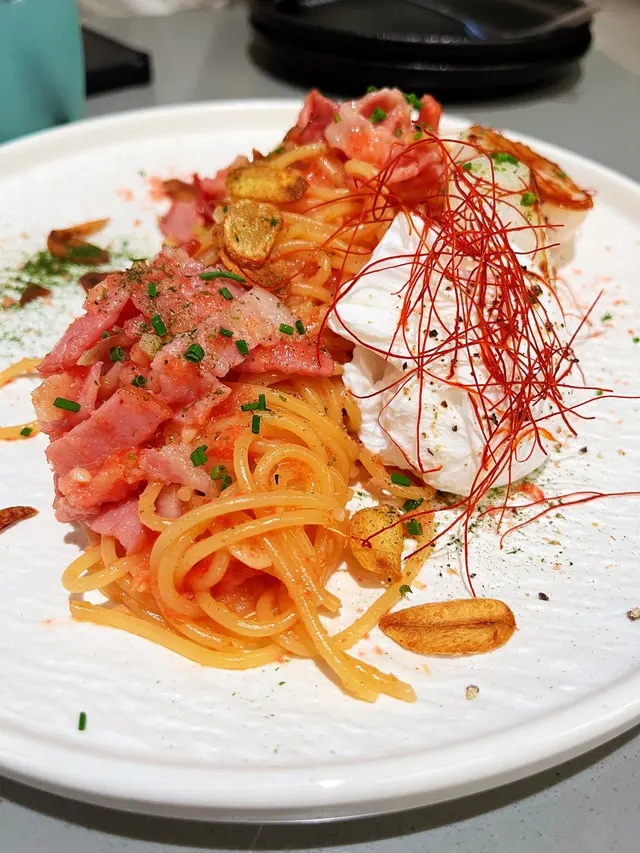 一碟珍寶帶子意粉只有兩粒珍寶帶子，而味道非常之香又容易入口，好好食😋  兩個人share食就啱啱好