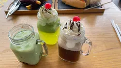 載運黑牛   /抹茶鮮奶 (配紅豆)  /  抹茶雪牛
