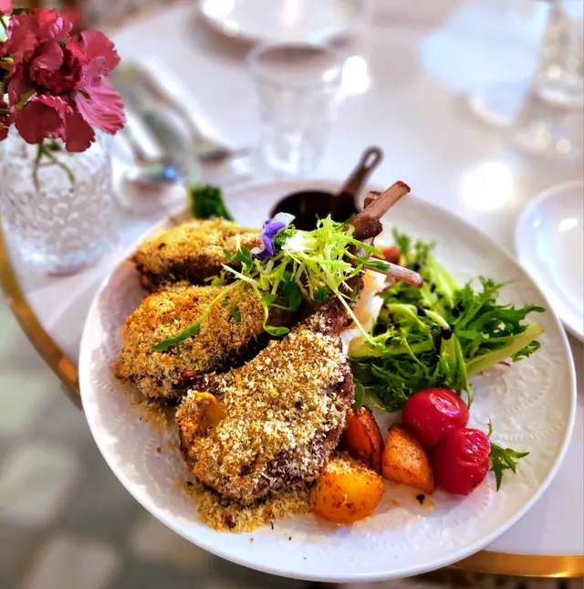 保雲酥羊扒伴薄荷醬