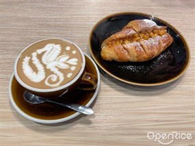 Mocha及焦糖玉桂蘋果醬牛角包 - 佐敦的Studio Caffeine