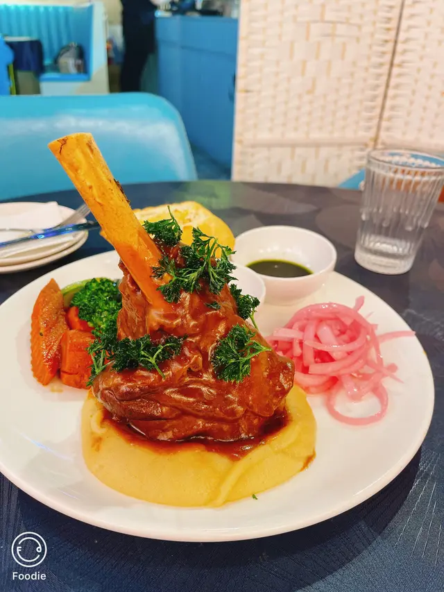 紅酒燴特級羊膝