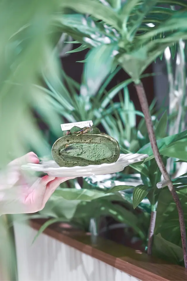 Lava  Matcha  Roll