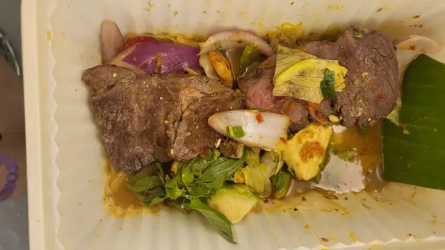 Angus beef short rib avocado salad