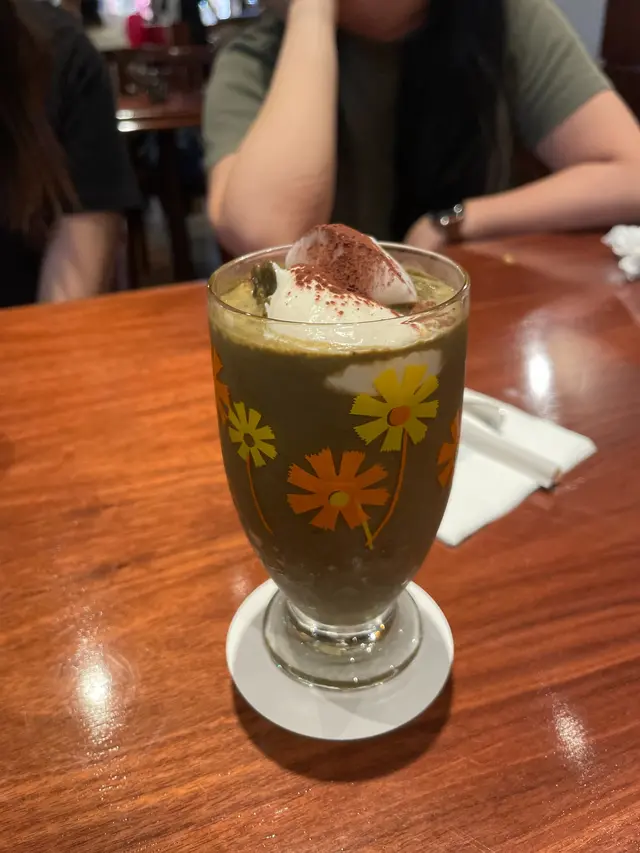 焙茶香濃微甘，好重好重焙茶味，係數一數二重焙茶味的飲品。而且甜度相當得宜，焙茶沙冰入口較厚身但醇滑。係食完會心情變好的甜品!
