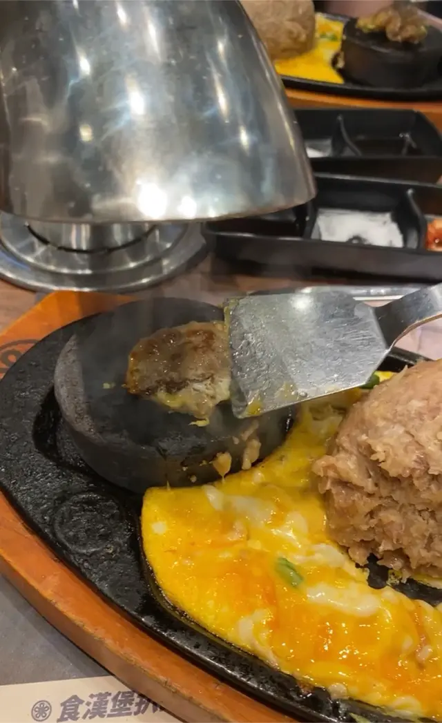 芝士蛋和牛漢堡扒