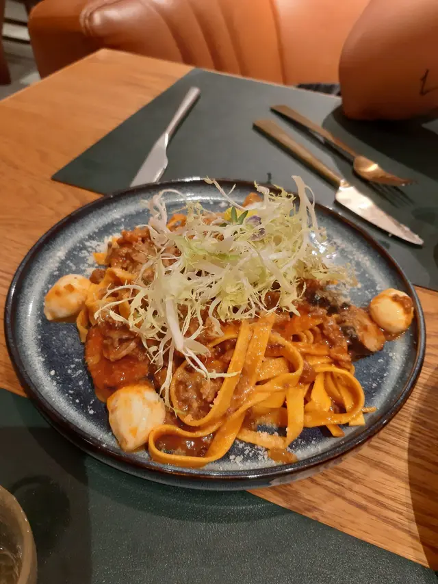 Dinner Set 牛肝菌水牛芝士和牛肉醬自家製意粉 $368
意粉同水牛芝士都比較硬身, 個汁酸甜度適中～