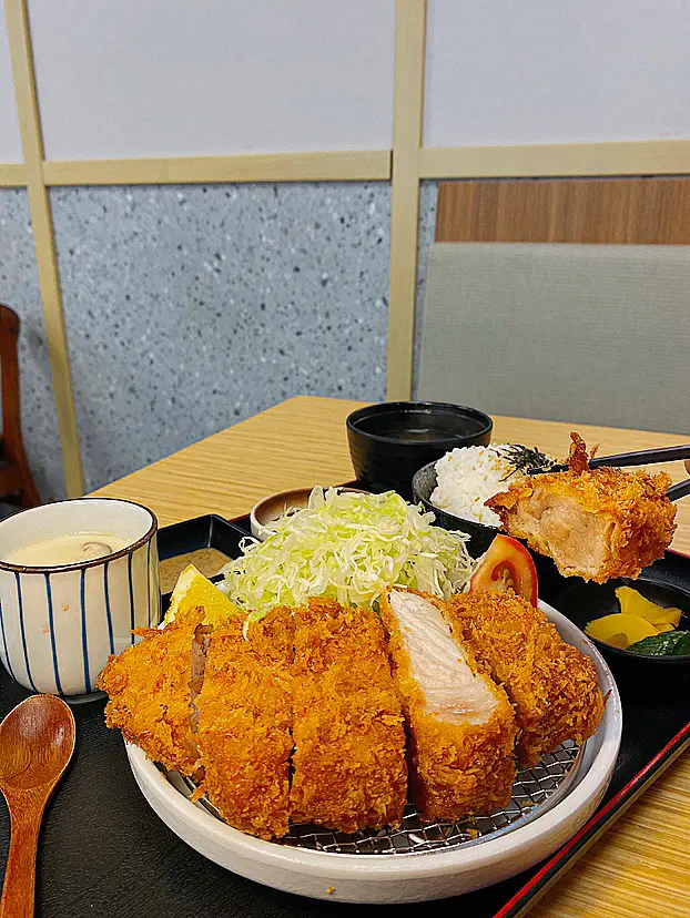吉列厚切豬扒定食