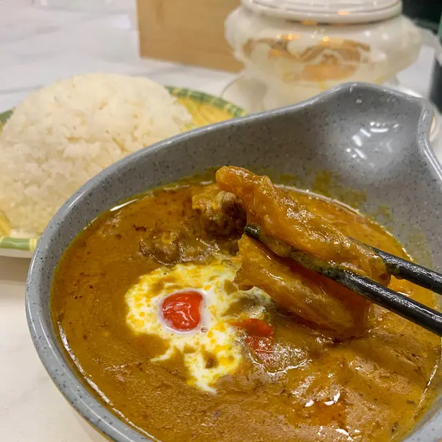 咖哩牛腩飯