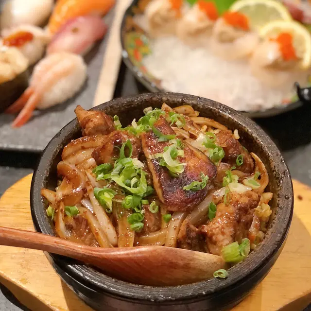 鵝肝和牛粒石頭飯