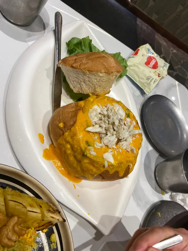 咖哩蟹肉枕頭包