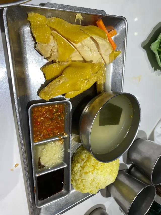 海南雞配油飯