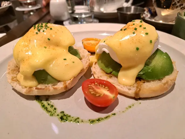 溫泉蛋牛油果鬆餅