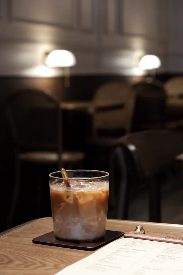 Iced oat milk latte