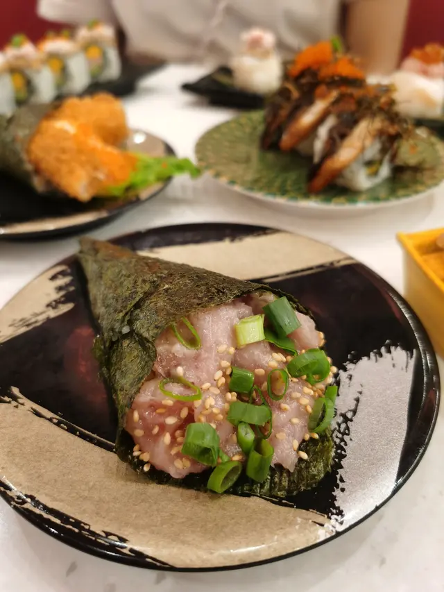香蔥吞拿魚蓉手卷