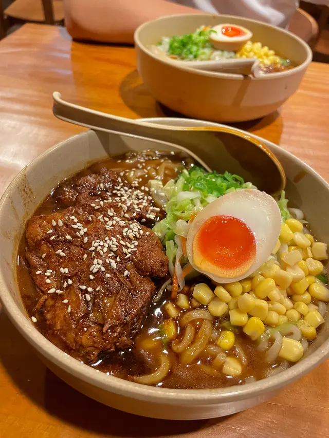 溏心蛋豬軟骨咖喱烏冬